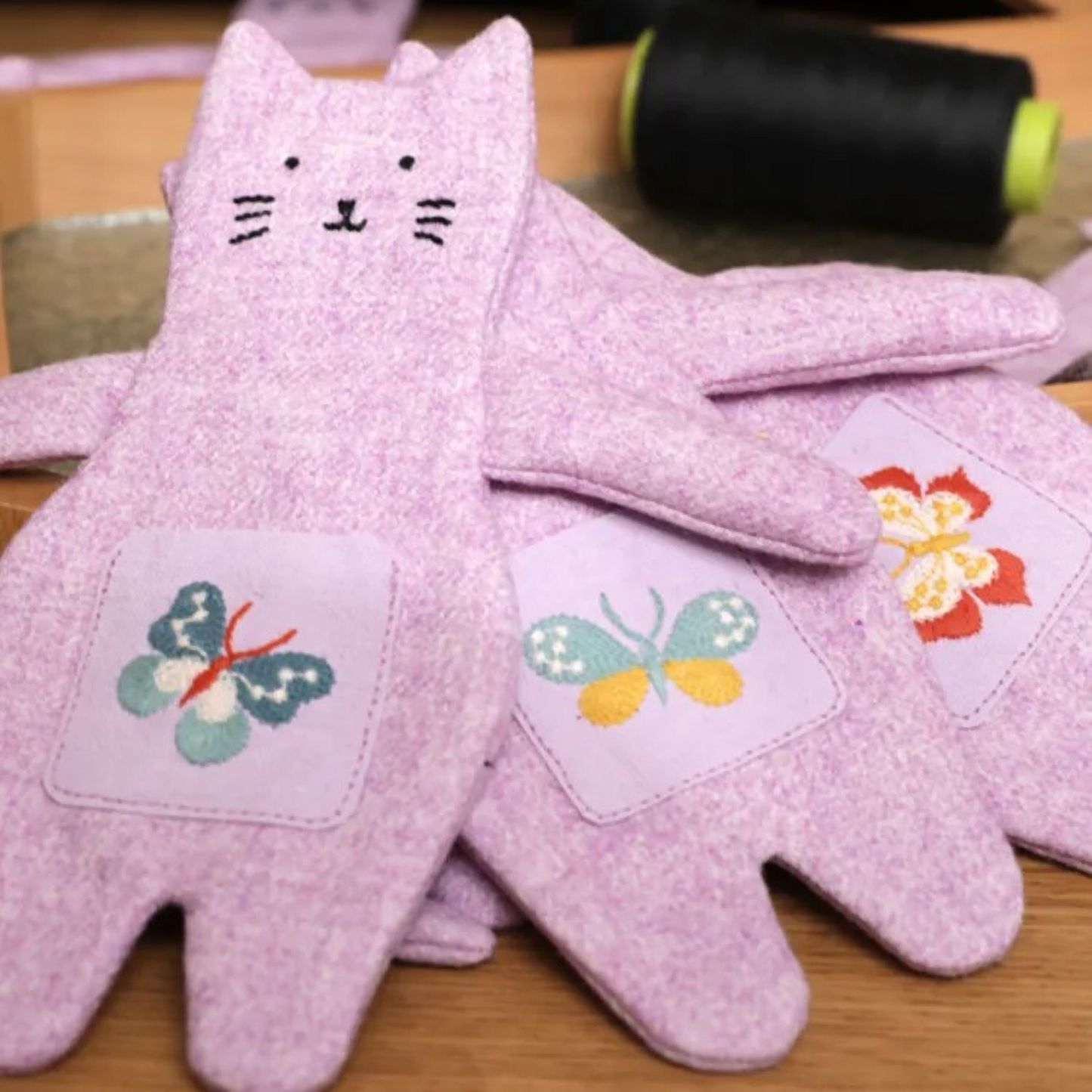 StitchNest Hugging Cat Pouch