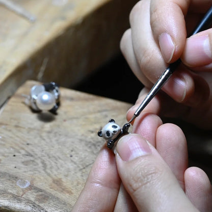 Lazy Panda Huging - Earring