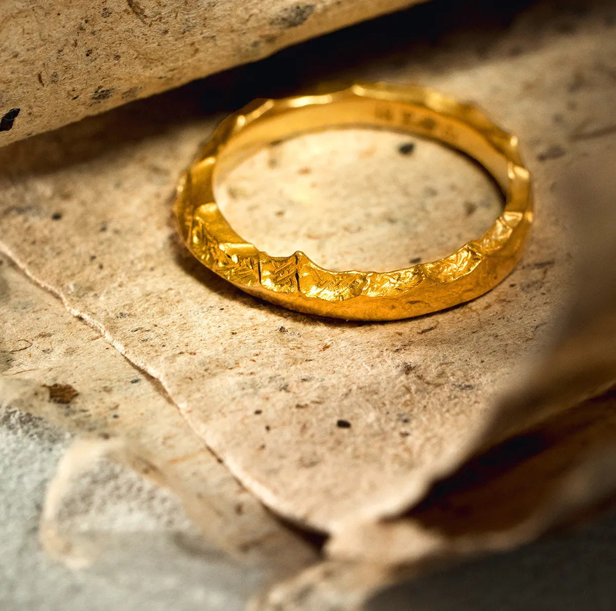 Sunlit Peaks Ring